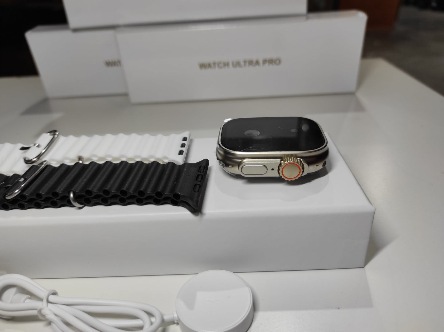 Smartwatch Ultra Pro com 2 Braceletes (Preto + Branco)